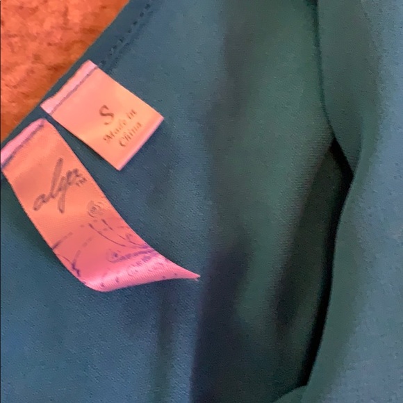 Dress - Picture 5 of 7